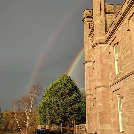 Langhouse Castle Bed And Breakfast Inverkip 外观 照片