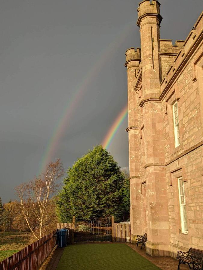 Langhouse Castle Bed And Breakfast Inverkip 外观 照片