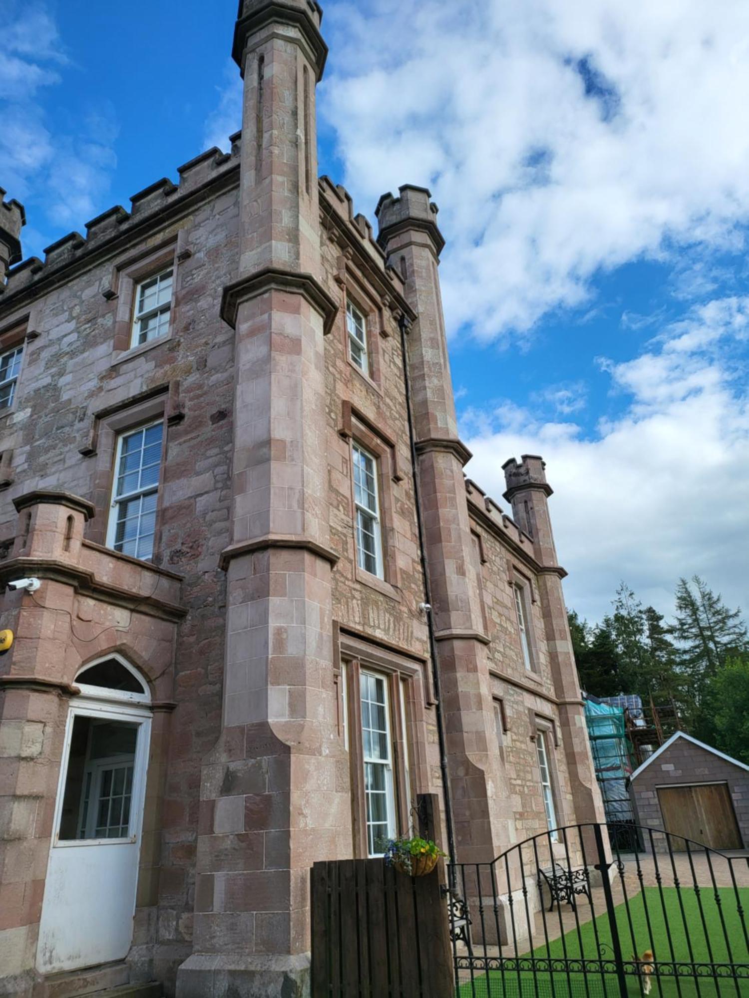 Langhouse Castle Bed And Breakfast Inverkip 外观 照片