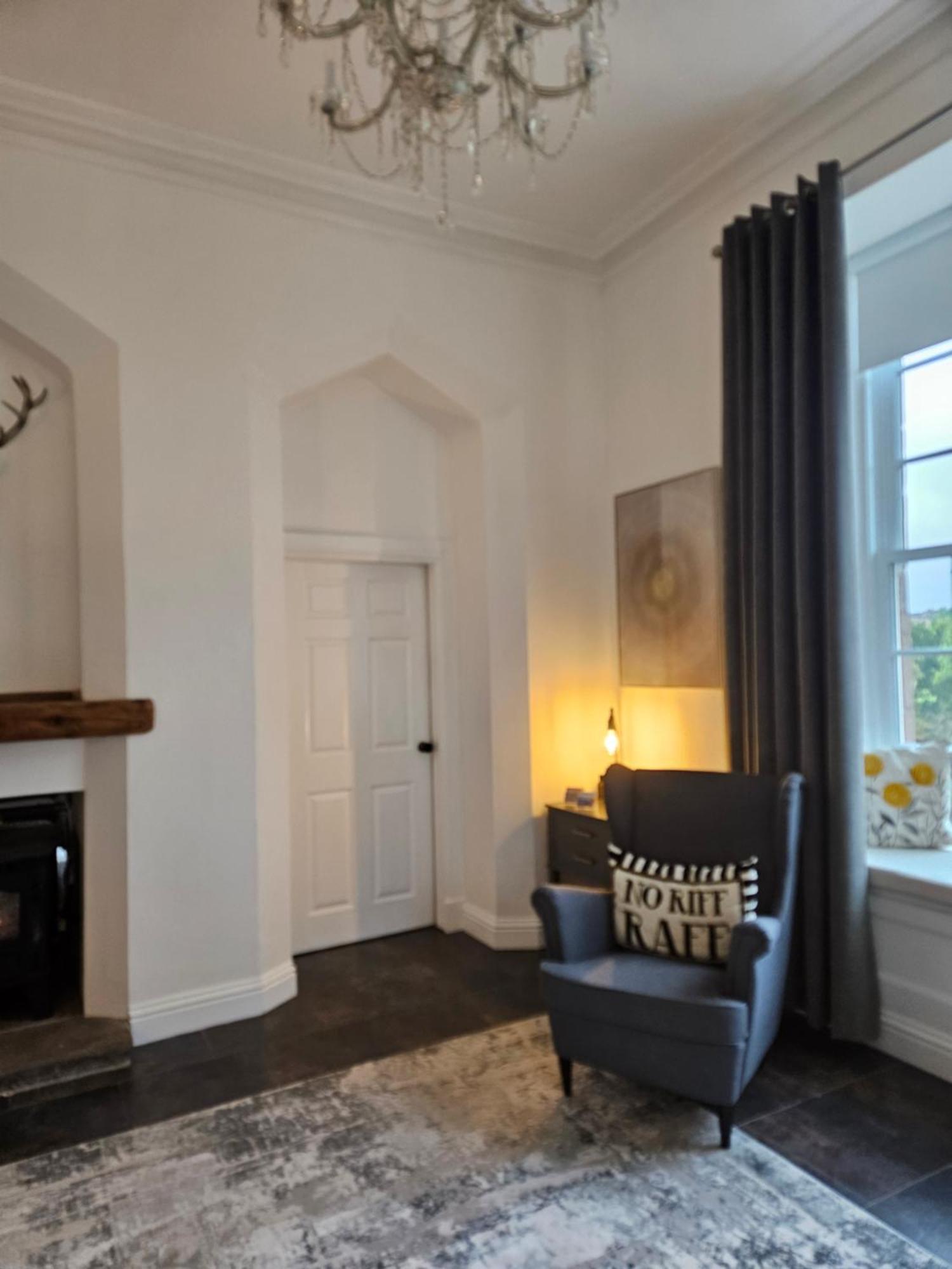 Langhouse Castle Bed And Breakfast Inverkip 外观 照片
