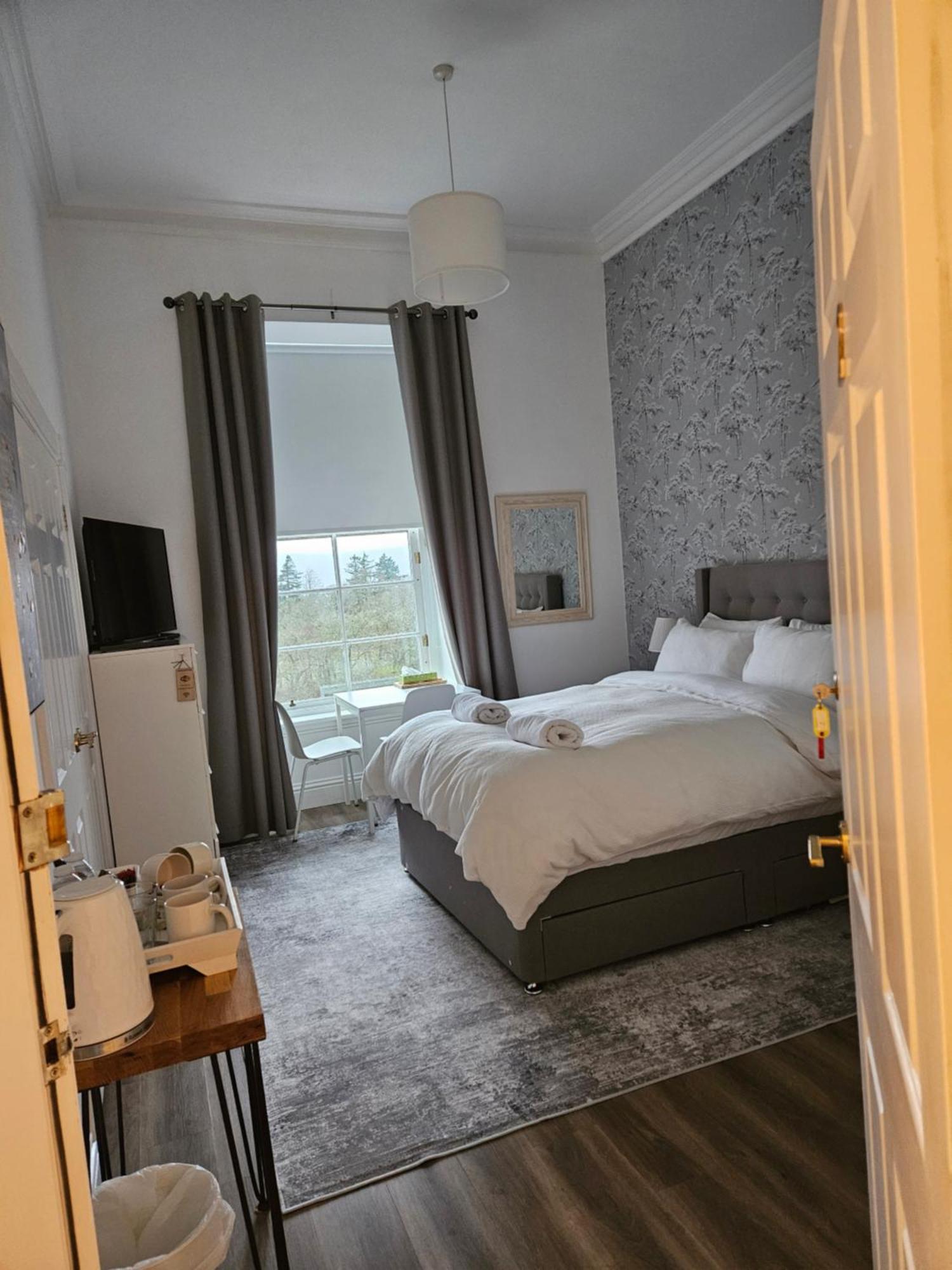 Langhouse Castle Bed And Breakfast Inverkip 外观 照片