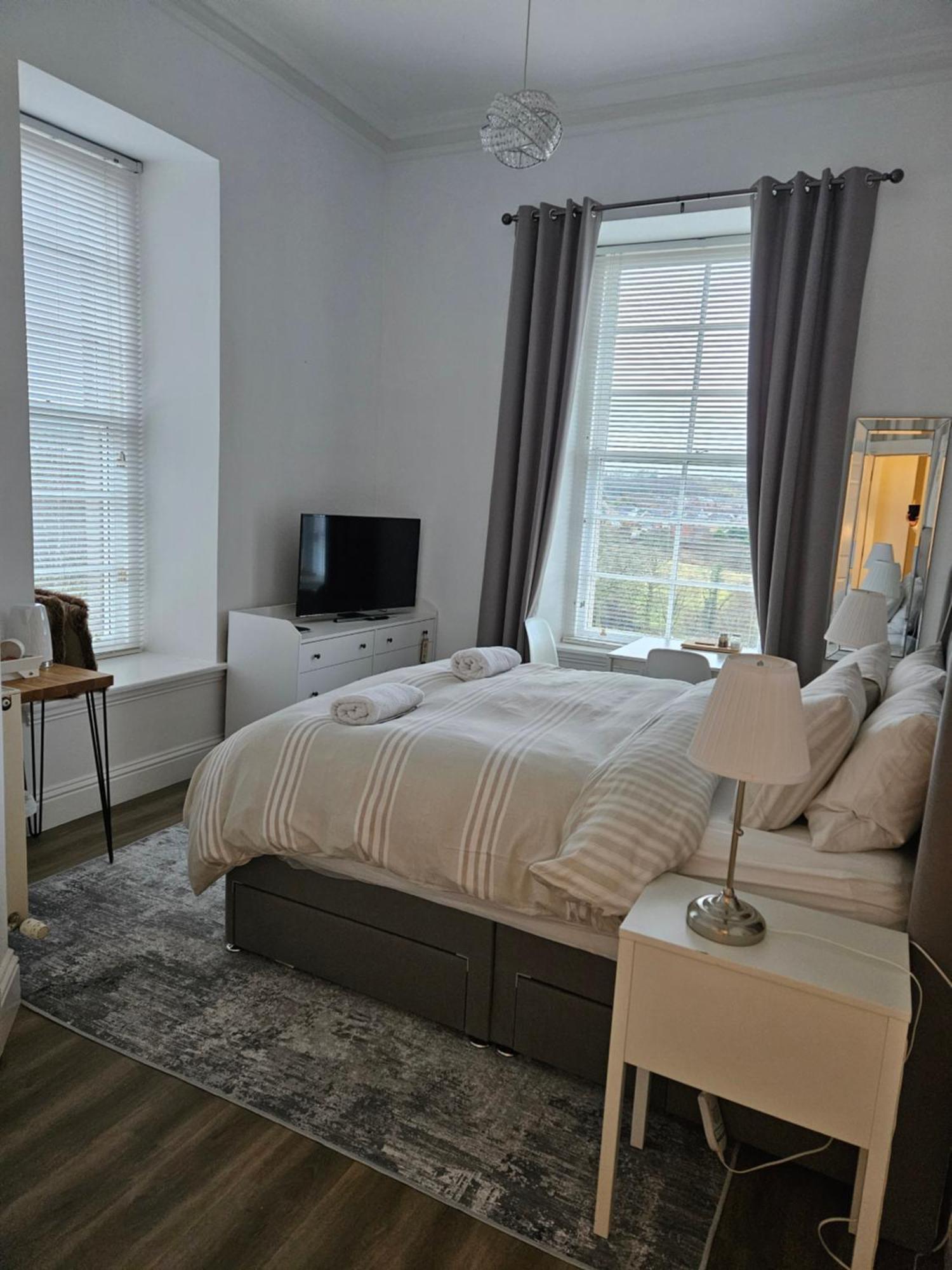 Langhouse Castle Bed And Breakfast Inverkip 外观 照片